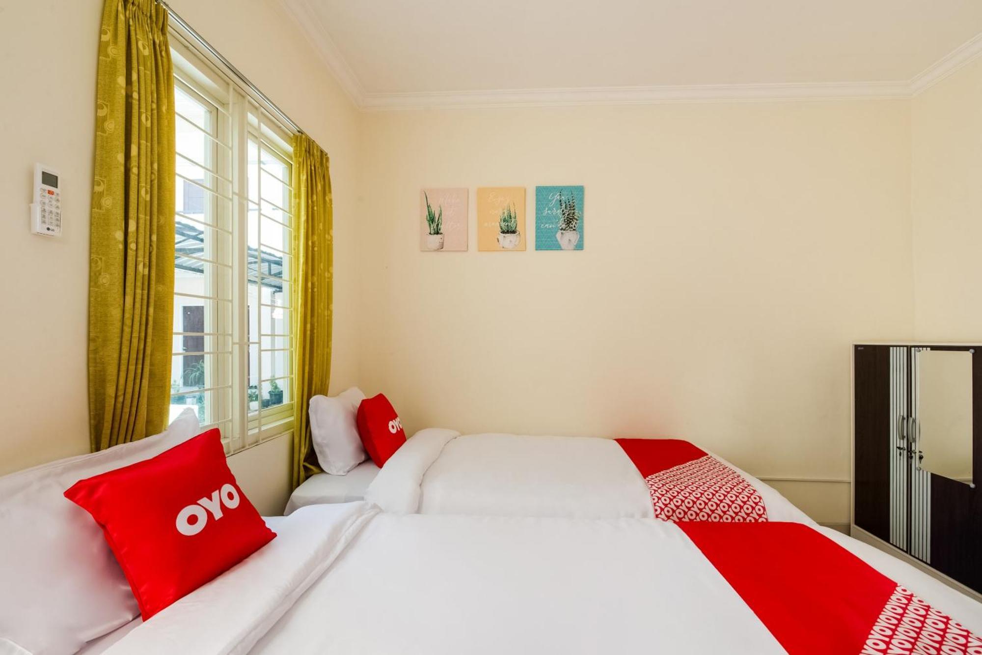 OYO 3398 Griya RM 19 Syariah Otel Surabaya Dış mekan fotoğraf